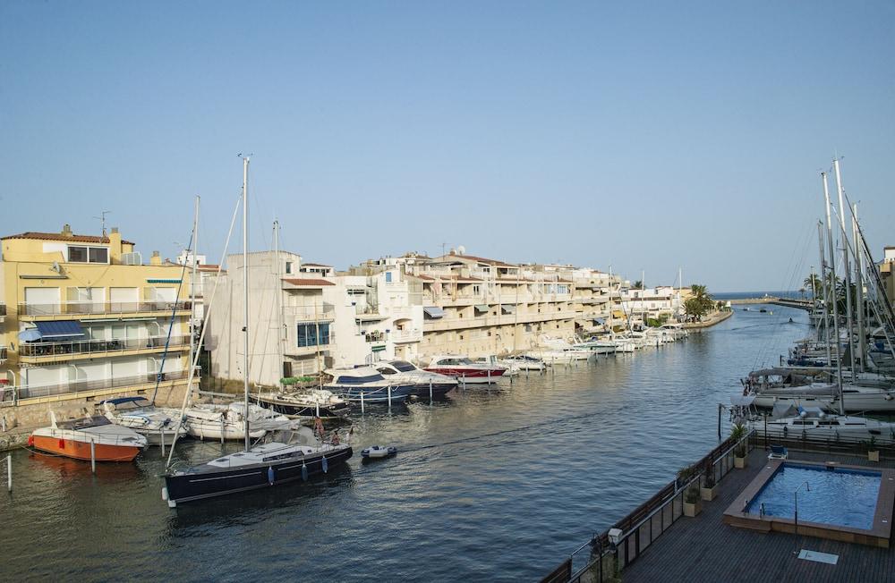 Pierre & Vacances Empuriabrava Marina Exterior foto